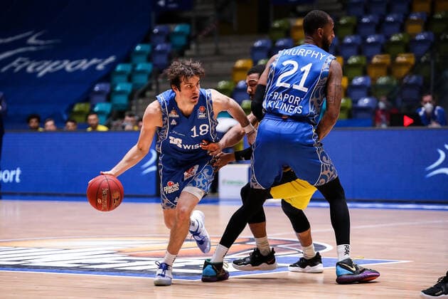 02.05.2021, xmkx, Basketball easyCredit BBL, Fraport Skyliners - EWE Baskets Oldenburg v.l. Joe Rahon (Fraport Skyliners), Phil Pressey (EWE Baskets Oldenburg), Kamari Murphy (Fraport Skyliners) (DFL DFB REGULATIONS PROHIBIT ANY USE OF PHOTOGRAPHS as IMAGE SEQUENCES and or QUASI-VIDEO) emspor Frankfurt am Main