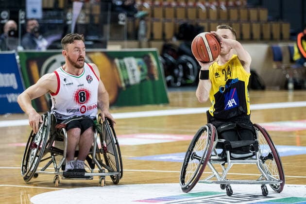 Champions Cup 2021; Bidaideak Bilbao BSR - CD Ilunion Madrid; 02.05.2021 Jannik Blair ( 8, Bidaideak Bilbao BSR), Gregg Thomas Warburton ( 24 CD Ilunion Madrid) Champions Cup 2021; Bidaideak Bilbao BSR - CD Ilunion Madrid; 02.05.2021; Rittal Arena, Wetzlar (Hessen) Copyright: xBEAUTIFULxSPORTS Wunderlx