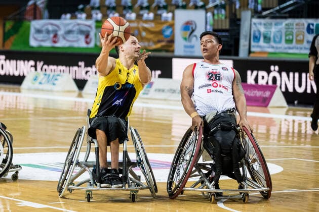 Champions Cup 2021; Bidaideak Bilbao BSR - CD Ilunion Madrid; 02.05.2021 Jacob Michael Williams ( 2 CD Ilunion Madrid), Jhon Hernandez ( 26, Bidaideak Bilbao BSR) Champions Cup 2021; Bidaideak Bilbao BSR - CD Ilunion Madrid; 02.05.2021; Rittal Arena, Wetzlar (Hessen) Copyright: xBEAUTIFULxSPORTS Wunderlx