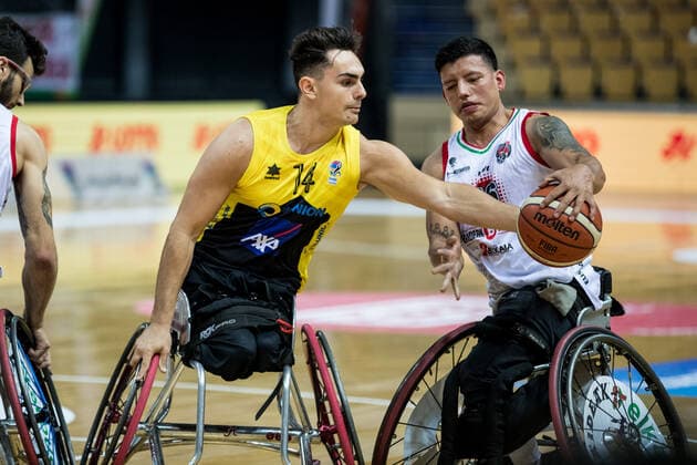 Champions Cup 2021; Bidaideak Bilbao BSR - CD Ilunion Madrid; 02.05.2021 Ignacio Ortega Lafuente ( 14 CD Ilunion Madrid), Jhon Hernandez ( 26, Bidaideak Bilbao BSR) Champions Cup 2021; Bidaideak Bilbao BSR - CD Ilunion Madrid; 02.05.2021; Rittal Arena, Wetzlar (Hessen) Copyright: xBEAUTIFULxSPORTS Wunderlx