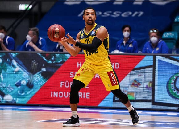 02.05.2021, xmkx, Basketball easyCredit BBL, Fraport Skyliners - EWE Baskets Oldenburg v.l. Phil Pressey (EWE Baskets Oldenburg) (DFL DFB REGULATIONS PROHIBIT ANY USE OF PHOTOGRAPHS as IMAGE SEQUENCES and or QUASI-VIDEO) emspor Frankfurt am Main