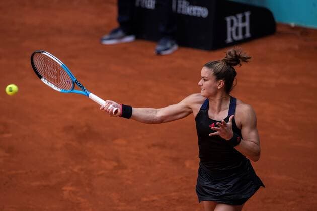 Greek tennis player Maria Sakkari in action against Estonian Anett Kontaveti during their Mutua Madrid Open tennis tournament s game at Caja Magica tennis complex in Madrid, Spain, 02 May 2021. Mutua Madrid Open !ACHTUNG: NUR REDAKTIONELLE NUTZUNG!  Copyright: xRodrigoxJimenezx GRAF7559 20210502-637555694220956074