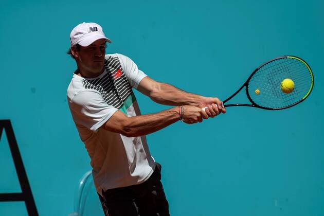 US tennis player Tommy Paul hits the ball against Spaniard Pedro Martinez during their Mutua Madrid Open tennis tournament s game at Caja Magica tennis complex in Madrid, Spain, 02 May 2021. Mutua Madrid Open !ACHTUNG: NUR REDAKTIONELLE NUTZUNG!  Copyright: xRodrigoxJimenezx GRAF7556 20210502-637555695559553371