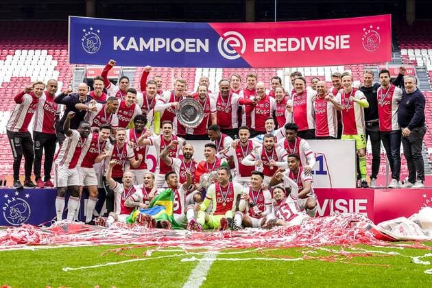Bilder des Jahres 2021, Sport 05 Mai Sport Themen der Woche KW17 Sport Bilder des Tages AMSTERDAM, 02-05-2021, JohanCruyff Arena, Dutch Eredivisie Football, season 2020 2021 between Ajax and FC Emmen. Ajax celebrating championship. Ajax - Emmen  x11646723x Copyright: