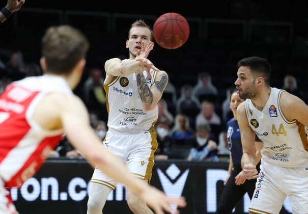 Löwen Braunschweig vs. Bamberg, BBL Braunschweig, 02.05.2021, BASKETBALL - easyCredit BBL Basketball Bundesliga, Löwen Braunschweig vs. Brose Bamberg, Saison 2020 21. Amas Velicka (Löwen Braunschweig) Braunschweig