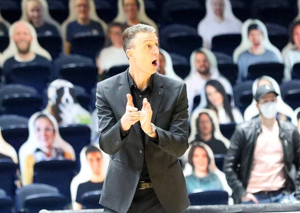 Löwen Braunschweig vs. Bamberg, BBL Braunschweig, 02.05.2021, BASKETBALL - easyCredit BBL Basketball Bundesliga, Löwen Braunschweig vs. Brose Bamberg, Saison 2020 21. Headcoach Pete Strobl (Löwen Braunschweig) Braunschweig