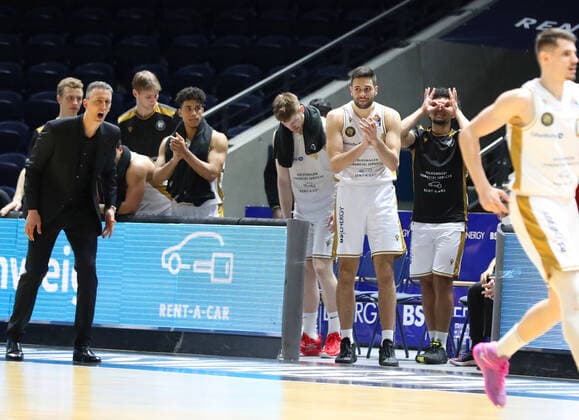 Löwen Braunschweig vs. Bamberg, BBL Braunschweig, 02.05.2021, BASKETBALL - easyCredit BBL Basketball Bundesliga, Löwen Braunschweig vs. Brose Bamberg, Saison 2020 21. Jubel Braunschweig