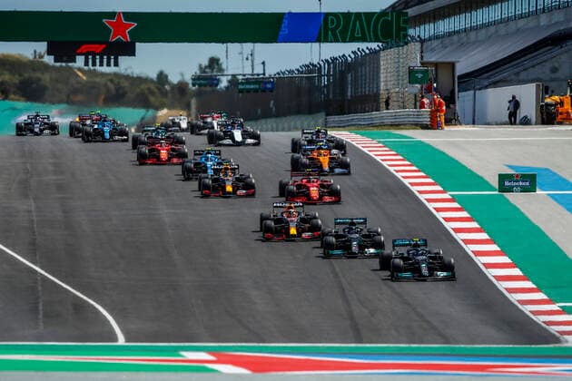 77 BOTTAS Valtteri (fin), Mercedes AMG F1 GP W12 E Performance, action, start during the Formula 1 Heineken Grande PrŽmio de Portugal 2021 from April 30 to May 2, 2021 on the Algarve International Circuit, in Portimao, Portugal FORMULE 1 : Grand Prix du Portugal - Course - Portimao - 01 05 2021 DPPI Panoramic  _B2_1514