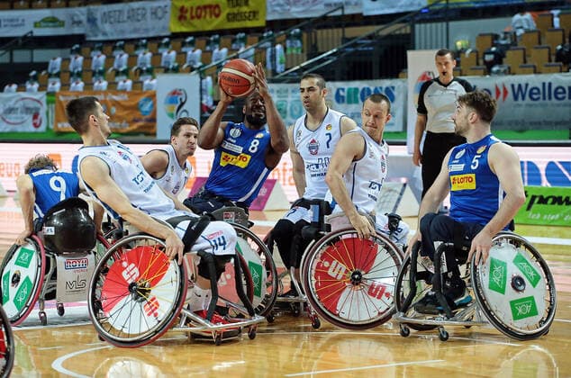02.05.2021, xovx, Rollstuhlbasketball Champions Cup 2021, Finale, , RSB Thuringia Bulls - RSV Lahn-Dill v.l. Christopher Huber (RSV Lahn-Dill), Aliaksandr Halouski (RSB Thuringia Bulls), Jens Albrecht (RSB Thuringia Bulls), Brian Bell (RSV Lahn-Dill), Vahid Gholamazad (RSB Thuringia Bulls), Andre Bienek (RSB Thuringia Bulls), Simon Brown (RSV Lahn-Dill) Wetzlar Rittal-Arena Hessen Deutschland (DE)