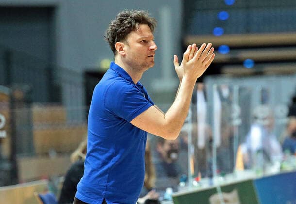 02.05.2021, xovx, Rollstuhlbasketball Champions Cup 2021, Finale, , RSB Thuringia Bulls - RSV Lahn-Dill Trainer Michael Engel (RSB Thuringa Bulls) Wetzlar Rittal-Arena Hessen Deutschland (DE)
