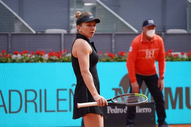 Saisai Zheng (CHN) vs Simona Halep (ROU) Durning Match WTA, Tennis Damen 1000 - Mutua Madrid Open 2021 at La Caja Magica, domingo 02 de mayo de 2021 Cordon Press
