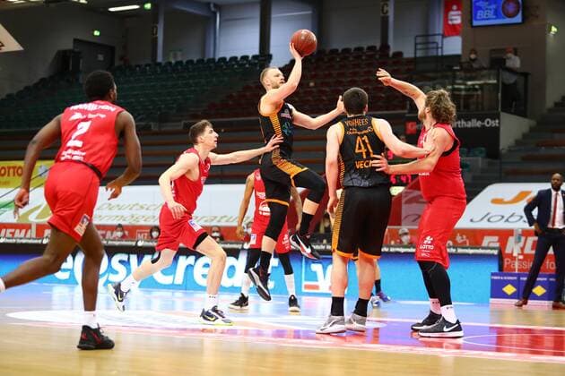 Robin Christen (Vechta) zieht zum Korb Jobstairs Giessen 46ers vs Rasta Vechta, Basketball, Bundesliga, 02.05.2021 Jobstairs Giessen 46ers vs Rasta Vechta, Basketball, Bundesliga, 02.05.2021 Giessen Copyright: xEibner-Pressefotox EP_RWS