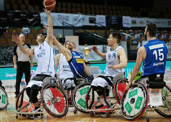02.05.2021, xovx, Rollstuhlbasketball Champions Cup 2021, Finale, , RSB Thuringia Bulls - RSV Lahn-Dill v.l. Vahid Gholamazad (RSB Thuringia Bulls), Andre Bienek (RSB Thuringia Bulls), Steve Serio (RSV Lahn-Dill), Aliaksandr Halouski (RSB Thuringia Bulls), Michael Auprince (RSV Lahn-Dill) Wetzlar Rittal-Arena Hessen Deutschland (DE)