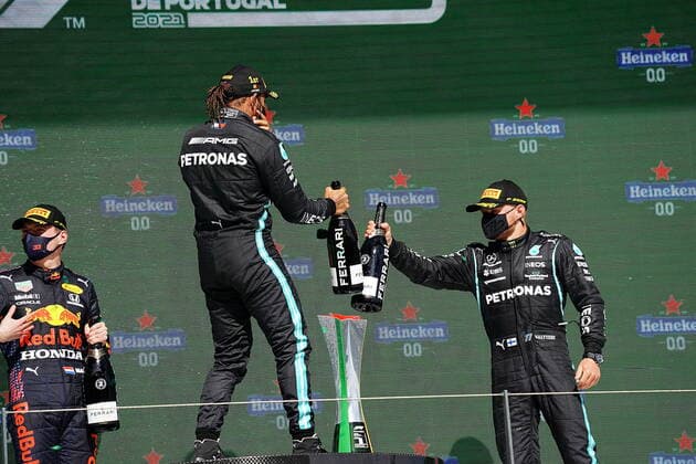 FORMULA 1 HEINEKEN PORTUGUESE GRAND PRIX 2021 02.05.2021, Autodromo Internacional do Algarve, Portimao, FORMULA 1 HEINEKEN PORTUGUESE GRAND PRIX 2021,im Bild Sieger Lewis Hamilton (GBR 44), Mercedes-AMG Petronas Formula One Team, 2.Platz für Max Verstappen (NEL 33), Red Bull Racing Honda, 3.Platz für Valtteri Bottas (FIN 77), Mercedes-AMG Petronas Formula One Team