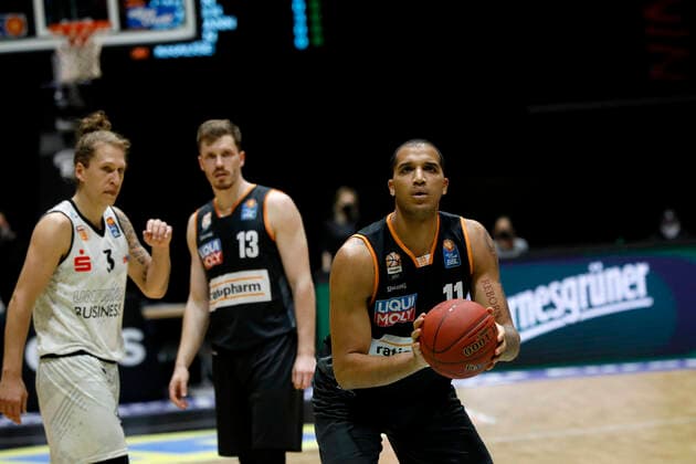 02.05.2021, easyCredit Basketball Bundesliga, BBL, Saison 2020 2021, Herren, Chemnitz Niners - Ratiopharm Ulm Isaiah Wilkins, Ratiopharm Ulm bei Freiwurf Chemnitz Messe Chemnitz Sachsen Germany