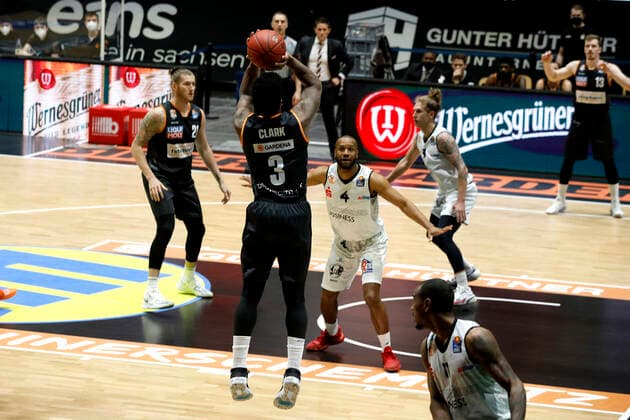 02.05.2021, easyCredit Basketball Bundesliga, BBL, Saison 2020 2021, Herren, Chemnitz Niners - Ratiopharm Ulm Cameron Clark, Ratiopharm Ulm Chemnitz Messe Chemnitz Sachsen Germany