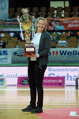 02.05.2021, xovx, Rollstuhlbasketball Champions Cup 2021, Finale, , RSB Thuringia Bulls - RSV Lahn-Dill Der RSV Lahn-Dill gewinn die Champions League nach einem 71:67 Sieg gegen die Thuringia Bulls, Head-Coach Janet Zeltinger (RSV Lahn-Dill) Wetzlar Rittal-Arena Hessen Deutschland (DE)