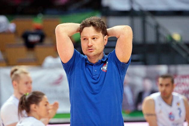 02.05.2021, xovx, Rollstuhlbasketball Champions Cup 2021, Finale, , RSB Thuringia Bulls - RSV Lahn-Dill Trainer Michael Engel (RSB Thuringa Bulls) enttäuscht, enttäuscht schauend nach der Niederlage gegen Wetzlar Wetzlar Rittal-Arena Hessen Deutschland (DE)