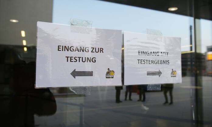 Ludwigsburg , Basketball easyCredit BBL Bundesliga , MHP RIESEN Ludwigsburg vs. Telekom Baskets Bonn , Corona test testung