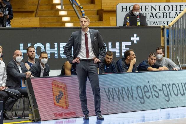 Tuomas Iisalo (Hakro Merlins Crailsheim, Heac Coach) HAKRO Merlins Crailsheim vs. Hamburg Towers, Basketball, Bundesliga, easy credit BBL, Spieltag 32, Spielzeit 2020 2021, 02.05.2021, ¨¨ HAKRO Merlins Crailsheim vs. Hamburg Towers, Basketball, Bundesliga, easy credit BBL, Spieltag 32, Spielzeit 2020 2021, 02.05.2021 Ilshofen Copyright: xNinaxSander xEibnerxPressefotoxIx EP_NSR