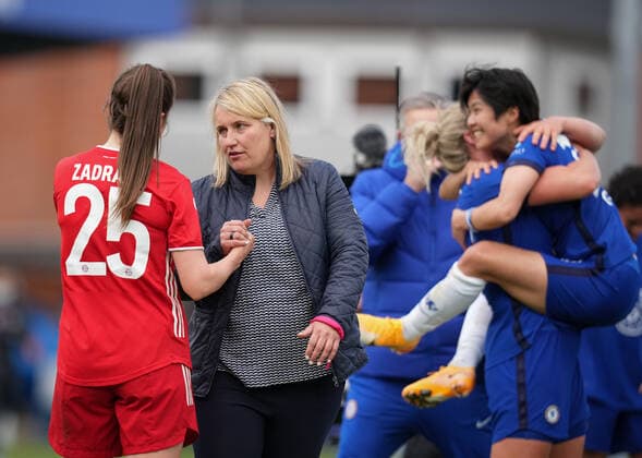 Chelsea women manager Emma Hayes shakes hands with Sarah Zadrazil of FC Bayern Munich Women at full time during the 2nd leg Semi Final of the UEFA Women s Champions League behind closed doors match between Chelsea Women and FC Bayern Munich women at the Kingsmeadow Stadium, Kingston, England on 2 May 2021. Copyright: xAndyxRowlandx PMI-4188-0021