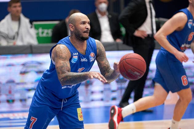 Syntainics MBC - Medi Bayreuth, Basketball, Bundesliga, Maenner, 2020 2021, 32. Spieltag, 02.05.2021, Sergio Kerusch (MBC, 7). Syntainics MBC - Medi Bayreuth, Basketball, Bundesliga, Maenner, 2020 2021, 32. Spieltag, 02.05.2021, Weissenfels