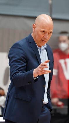 02.05.2021, Basketball, BBL 2020 2021, 32. Spieltag, s.Oliver Wuerzburg - ALBA BERLIN, GER, Wuerzburg, s.Oliver Arena, Bild: v. li. Headcoach Denis Wucherer (s.Oliver Wuerzburg) Copyright: HMBxMedia xHeikoxBecker