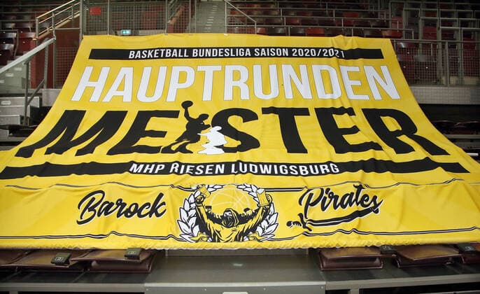 Transparent in der MHP-Arena . MHP Riesen Ludwigsburg vs. Telekom Baskets Bonn . Basketball-Bundesliga 2020-2021. Ludwigsburg , GER, 02.05.2021,