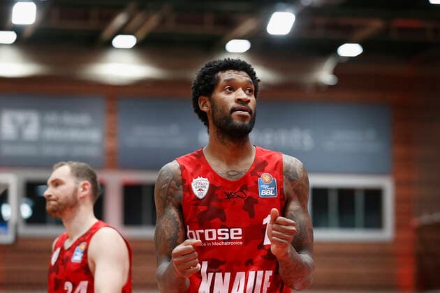 02.05.2021, Basketball, BBL 2020 2021, 32. Spieltag, s.Oliver Wuerzburg - ALBA BERLIN, GER, Wuerzburg, s.Oliver Arena, Bild: v. li. Perry Jones III (s.Oliver Wuerzburg) Copyright: HMBxMedia xHeikoxBecker