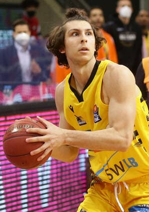 Ludwigsburg , Basketball easyCredit BBL Bundesliga , MHP RIESEN Ludwigsburg vs. Telekom Baskets Bonn , Aeneas Jung ( Riesen )