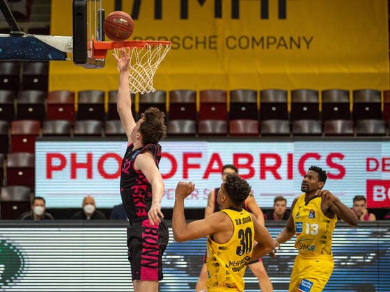 Simonas Lukosius (Telekom Baskets Bonn, 32), Oscar DA Silva (MHP Riesen Ludwigsburg, 30), Yorman Polas Bartolo (MHP Riesen Ludwigsburg, 13), MHP Riesen Ludwigsburg vs. Telekom Baskets Bonn, Basketball, Bundesliga, easycredit BBL, 32. Spieltag, Spielzeit 2020 2021, 02.05.2021, MHP Riesen Ludwigsburg vs. Telekom Baskets Bonn, Basketball, Bundesliga, easycredit BBL, 32. Spieltag, Spielzeit 2020 2021, 02.05.2021 Ludwigsburg Copyright: xEibner-Pressefoto SaschaxWaltherx EP_SWA