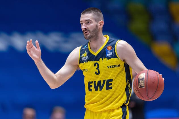 Fraport Skyliners - EWE Baskets Oldenburg, easyCredit BBL Braydon Hobbs (Oldenburg, 3). Basketball-Spiel der easyCredit BBL zwischen den Fraport Skyliners und EWE Baskets Oldenburg am 2. Mai 2021 in der Fraport-Arena in Frankfurt am Main., Frankfurt am Main Hessen Deutschland Fraport-Arena
