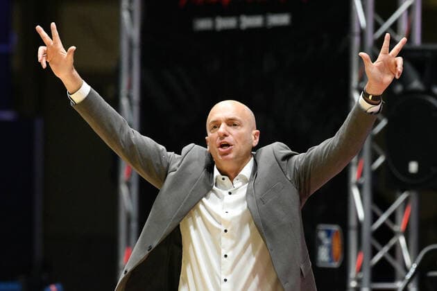 Rodrigo Pastore (Trainer, Head Coach, Niners Chemnitz) gibt Anweisungen, Niners Chemnitz vs. Ratiopharm Ulm, 02.05.2021, easycredit Basketball Bundesliga, GER, Saison 2020 21 Niners Chemnitz vs. Ratiopharm Ulm, 02.05.2021, easycredit Basketball Bundesliga, GER, Saison 2020 21 Chemnitz Copyright: xBertxHarzer xEibner-xPressefotox