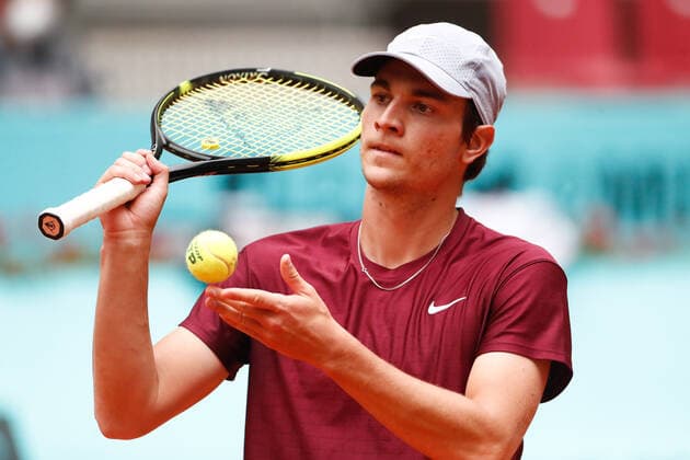 May 3, 2021, MADRID, MADRID, SPAIN: Miomir Kecmanovic of Serbia in action during his Men s Singles match, round of 64, against John Isner of United States on the ATP, Tennis Herren Masters 1000 - Mutua Madrid Open 2021 at La Caja Magica on May 3, 2021 in Madrid, Spain. MADRID SPAIN - ZUMAa181 20210503_zaa_a181_023 Copyright: xOscarxJ.xBarrosox