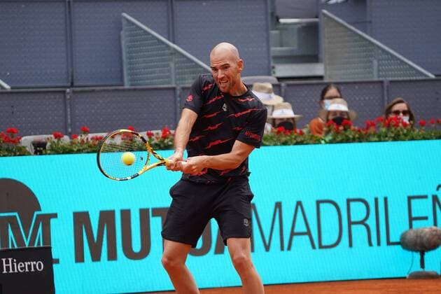 Adrian Mannarino (FRA) vs Carlos Alcaraz (SPA) during the Monday session at the Mutua Madrid Tennis Open, Madrid May 3, 2021 Cordon Press