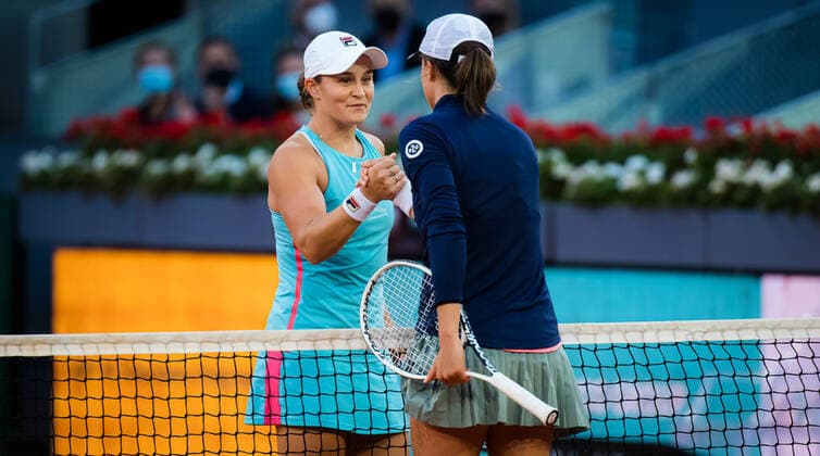 May 3, 2021, MADRID, MADRID, SPAIN: Ashleigh Barty of Australia in action during the third round of the 2021 Mutua Madrid Open WTA, Tennis Damen 1000 tournament against Iga Swiatek of Poland MADRID SPAIN - ZUMAa181 20210503_zaa_a181_268 Copyright: xRobxPrangex