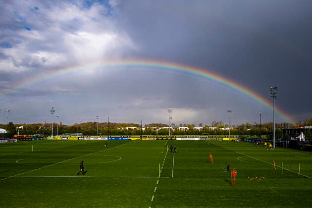 Sport Bilder des Tages Fußball: 1. Bundesliga, Saison 2020 2021, Training von Borussia Dortmund am 04.05.2021 in Dortmund Brackel (Nordrhein-Westfalen). Ein Regenbogen leuchtet über dem Trainingsgelände sowie dem Trainingsplatz. Copyright: xChristopherxNeundorf GuidoxKirchnerx