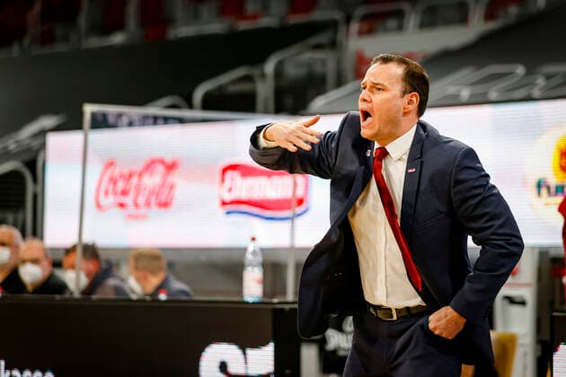 Headcoach Johan Roijakkers (Brose Bamberg) Brose Bamberg - JobStairs Gießen 46ers Giessen - easyCredit-BBL - Basketball Bundesliga - Basketball Saison 2020 21 - 33. Spieltag, 04.05.2021 Bamberg, Brose Arena Copyright: DanielxLöb