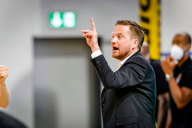 Herdcoach Rolf Scholz (JobStairs Gießen 46ers) Brose Bamberg - JobStairs Gießen 46ers Giessen - easyCredit-BBL - Basketball Bundesliga - Basketball Saison 2020 21 - 33. Spieltag, 04.05.2021 Bamberg, Brose Arena Copyright: DanielxLöb