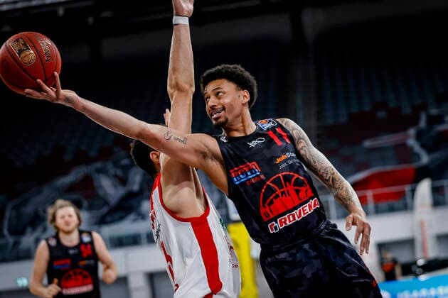 11 Diante Garrett (JobStairs Gießen 46ers) Brose Bamberg - JobStairs Gießen 46ers Giessen - easyCredit-BBL - Basketball Bundesliga - Basketball Saison 2020 21 - 33. Spieltag, 04.05.2021 Bamberg, Brose Arena Copyright: DanielxLöb