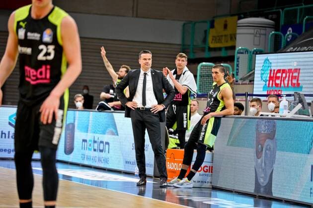 HC Raoul Korner (medi) medi bayreut vs. Fraport Skyliners, Basketball, Bundesliga, easycredit BBL, 33. Spieltag, Spielzeit 2020 2021, 04.05.2021, medi bayreut vs. Fraport Skyliners, Basketball, Bundesliga, easycredit BBL, 33. Spieltag, Spielzeit 2020 2021, 04.05.2021 Bayreuth Copyright: xEibner-Pressefoto ThorstenxOchsx EP_TOS