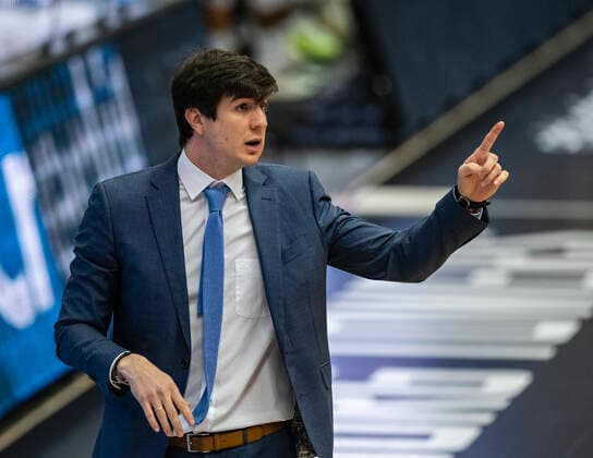 Head Coach Pedro Calles (Towers) 04.05.21, Hamburg Towers vs. BG Göttingen, Hamburg-Wilhelmsburg, edel-optics Arena, easyCredit BBL, Basketball Bundesliga, Saison 2020 2021, 33. Spieltag Â