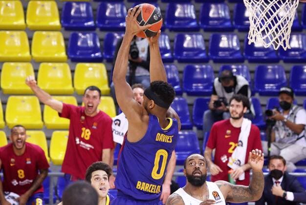 May 04, 2021, Barcelona, Catalonia, Spain: Brandon Davies during the match betweeen FC Barcelona, Barca and Zenit Saint Petersburg, corresponding to the 5th match of the 1 4 final of the Euroleague, played at the Palau Blaugrana. Photo: JGS Cordon Press Cordon Press