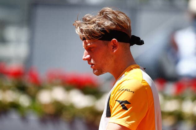 May 5, 2021, MADRID, MADRID, SPAIN: Alejandro Davidovich Fokina of Spain in action during his Men s Singles match, round of 32, against Daniil Medvedev of Russia on the ATP, Tennis Herren Masters 1000 - Mutua Madrid Open 2021 at La Caja Magica on May 5, 2021 in Madrid, Spain. MADRID SPAIN - ZUMAa181 20210505_zaa_a181_054 Copyright: xOscarxJ.xBarrosox