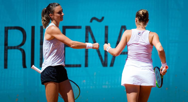 May 5, 2021, MADRID, MADRID, SPAIN: Shelby Rogers of the United States & Petra Martic of Croatia in action during the doubles quarter-final match at the 2021 Mutua Madrid Open WTA, Tennis Damen 1000 tournament MADRID SPAIN - ZUMAa181 20210505_zaa_a181_099 Copyright: xRobxPrangex