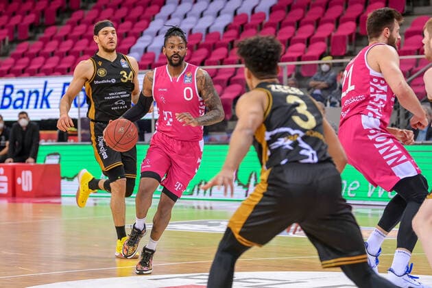 easyCredit BBL, Telekom Baskets Bonn vs. Basketball Loewen Braunschweig, 05.05.2021 Alex Hamilton (Telekom Baskets Bonn 0), easyCredit BBL, Telekom Baskets Bonn vs. Basketball Loewen Braunschweig am 05.05.2021 im Telekom Dome Bonn, Bonn (Nordrhein-Westfalen) Copyright: xBEAUTIFULxSPORTS Mueller-Laschetx