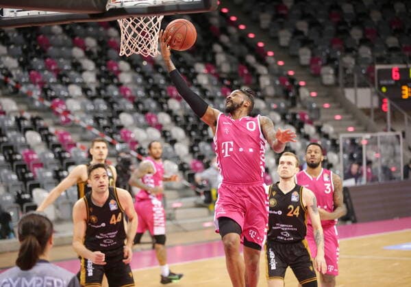 Alex Hamilton Telekom Baskets Bonn vs. Basketball Löwen Braunschweig easyCredit BBL 1. Bundesliga , Saison 2020 2021 , 33. Spieltag
