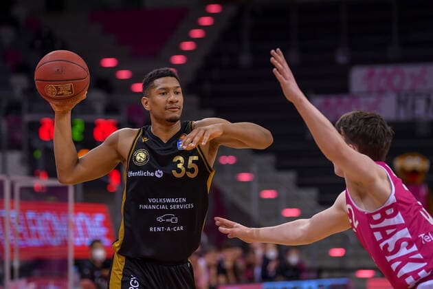 easyCredit BBL, Telekom Baskets Bonn vs. Basketball Loewen Braunschweig, 05.05.2021 Karim Jallow (Basketball Löwen Braunschweig, 35), easyCredit BBL, Telekom Baskets Bonn vs. Basketball Loewen Braunschweig am 05.05.2021 im Telekom Dome Bonn, Bonn (Nordrhein-Westfalen) Copyright: xBEAUTIFULxSPORTS Mueller-Laschetx