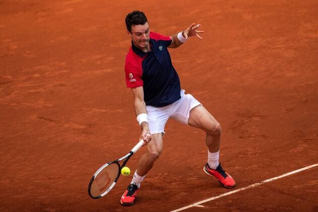 Roberto Bautista of Spain in action against John Isner of US during their Mutua Madrid Open match held in Madrid, central Spain, 05 May 2021. Mutua Madrid Open - Roberto Bautista vs John Isner !ACHTUNG: NUR REDAKTIONELLE NUTZUNG!  Copyright: xRodrigoxJimenezx GRAF284 20210505-637558477821387228