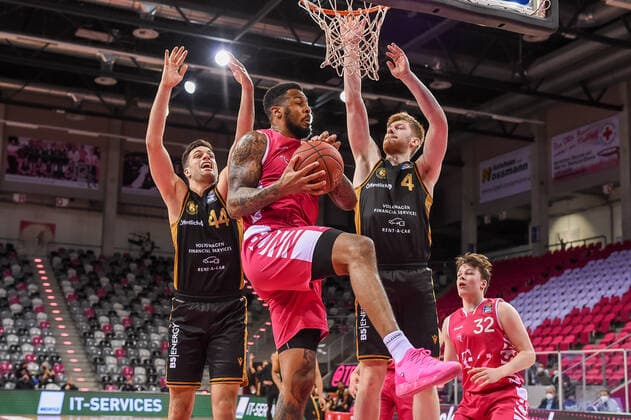 easyCredit BBL, Telekom Baskets Bonn vs. Basketball Loewen Braunschweig, 05.05.2021 James Thompson IV (Telekom Baskets Bonn 3), easyCredit BBL, Telekom Baskets Bonn vs. Basketball Loewen Braunschweig am 05.05.2021 im Telekom Dome Bonn, Bonn (Nordrhein-Westfalen) Copyright: xBEAUTIFULxSPORTS Mueller-Laschetx